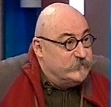 Folk-istul Doru Stănculescu, luat cu duba de la Cotroceni