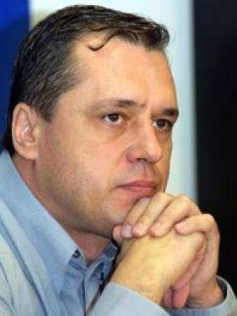 Mugur Ciuvică depune plângere penală pe numele lui Băsescu