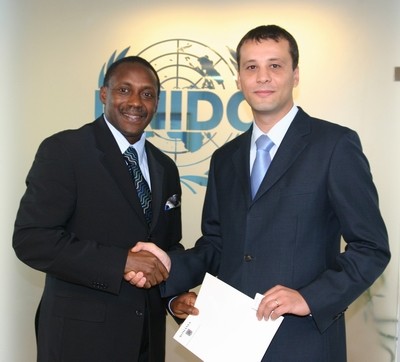 Diplomatul Cornel Feruţă, noul şef de cabinet al premierului Ungureanu