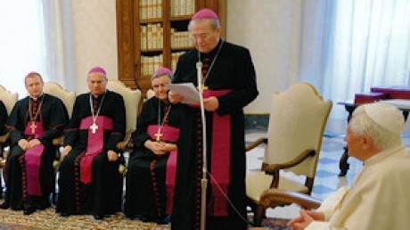 Mesajul neobişnuit din Pastorala de Paşte al şefului Bisericii Catolice din Bucureşti