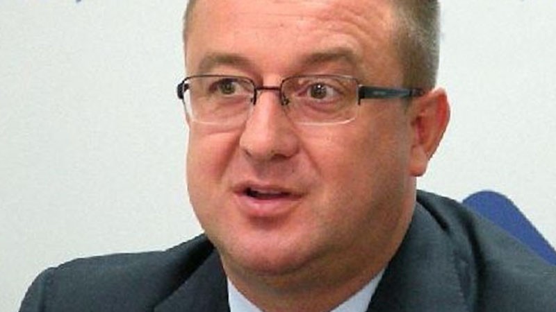 Blejnar, mascarada unei revocări