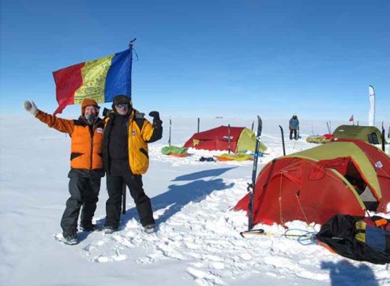 Imagini din expeditia romanilor Cornel-Coco Galescu şi Romeo Dunca la Polul Sud