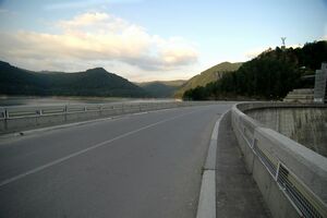 A fost reluată circulaţia pe Transfăgărăşan, în zona lacului Vidraru