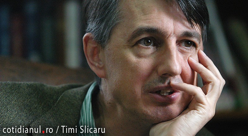 „Aproape toţi cei trei care fac protestul ICR se regăsesc în avionul de la Neptun al lui Băsescu”