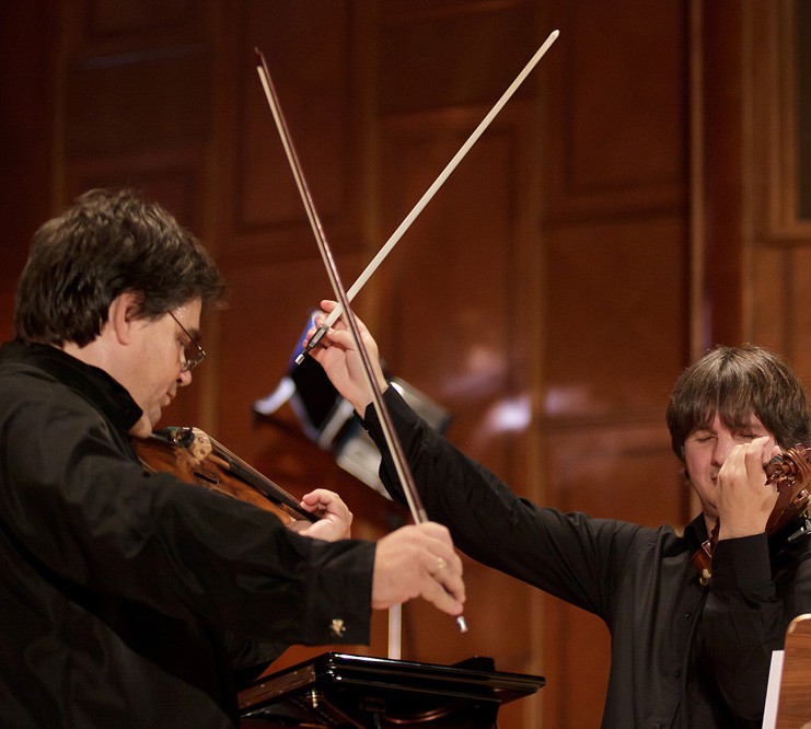 Stradivarius versus Guarneri