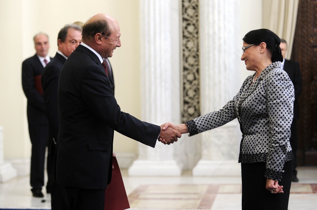 Ponta susţine bacalaureatul profesional respins de Băsescu