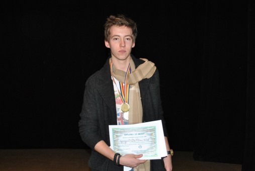 Elev român admis la 11 universităţi de prestigiu din SUA