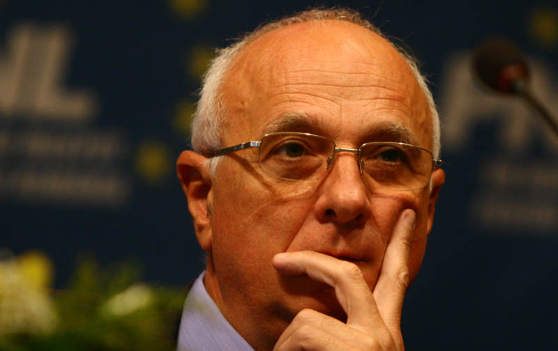 Şefii de la ASF îşi vor aproba luni salariile