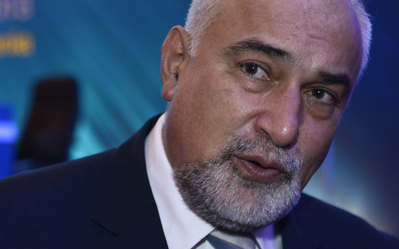 Vosganian: Aurul ăla stă acolo, în pământ, de sute de ani. Poate să mai stea