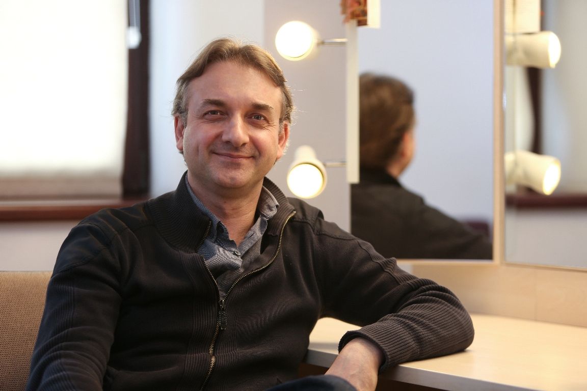 „Când fac teatru nu mi-e frică să fiu vulnerabil”