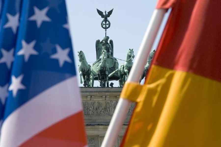 UE, împinsă cu capul înainte într-o mare criză