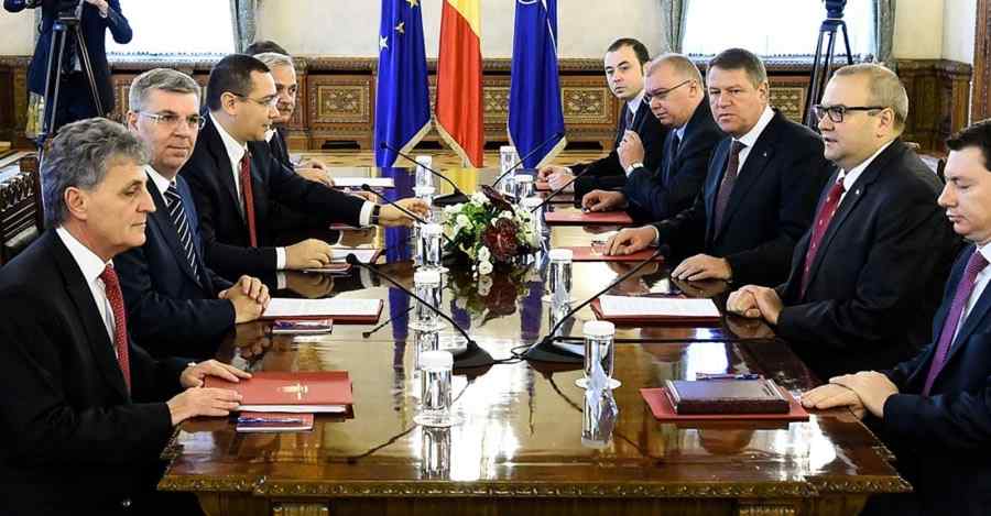 Primele consultări ale lui Iohannis cu partidele