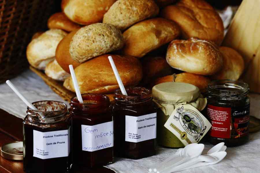 Mitingul gospodinelor din București