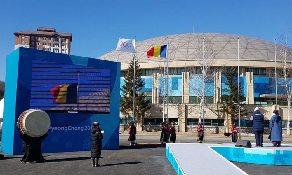 Drapelul Romaniei in Satul Olimpic PyeongChang