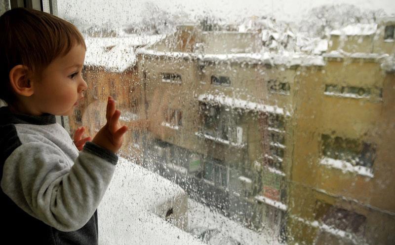 „Ploaia îngheţată” a ajuns şi în Bucureşti
