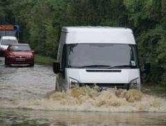 Avertizare hidrologică pentru 12 prefecturi din zona Dunării