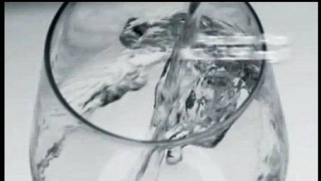 CNA a interzis o reclamă mincinoasă la apă minerală