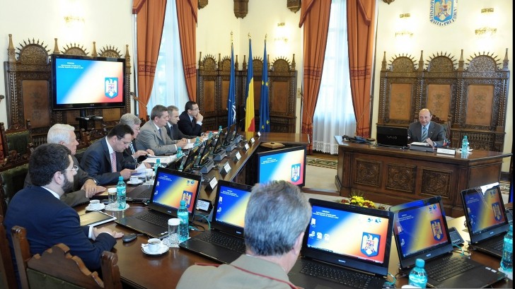 Băsescu n-a mai refăcut „credibilitatea României”, a provocat în schimb scandal