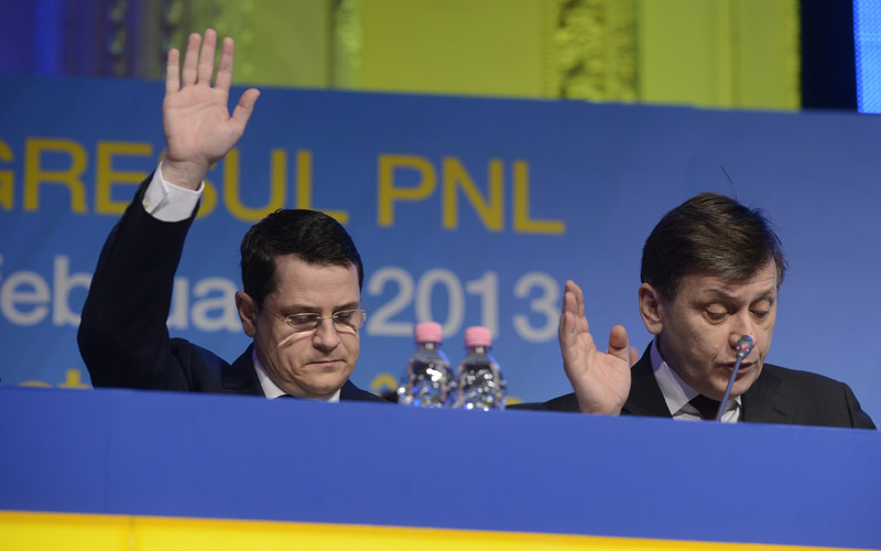 Cine sunt cei 31 de vicepreşedinţi PNL propuşi de Antonescu