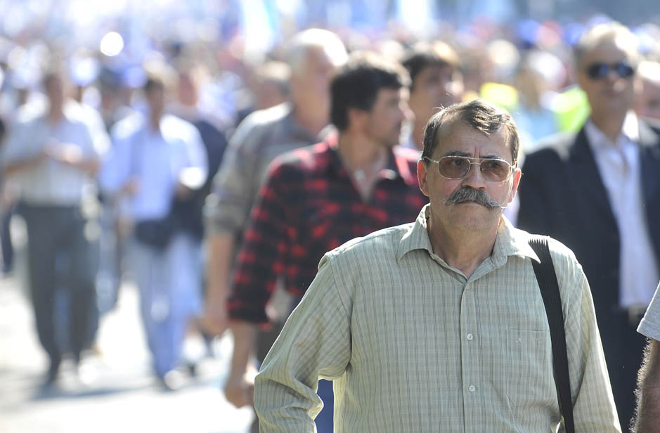 Viețile românilor nu vor fi mai bune. Cu sau fără ACEST sondaj