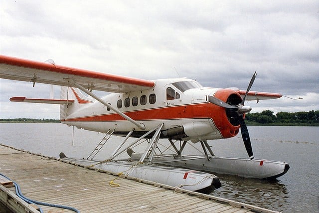 Un avion de mici dimensiuni s-a prăbușit pe un aeroport din Alaska