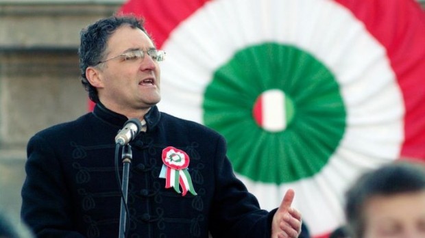 Un spion SRI acuză că a fost bătut de primarul pe care îl fila