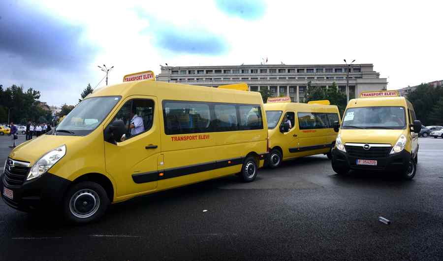 Microbuze electrice pentru elevi