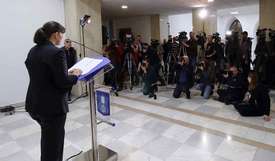 Galerie pentru Kovesi: „Ajunge! A venit vremea”