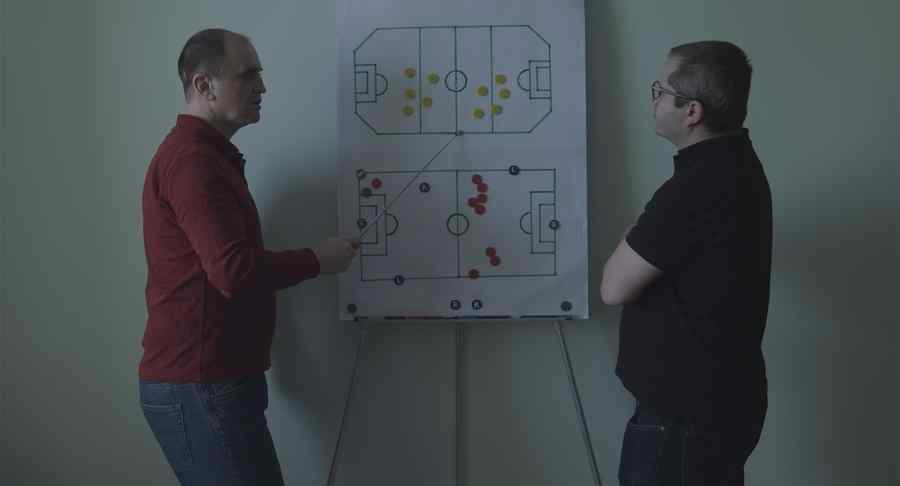„Fotbal infinit”, comedia lui Corneliu Porumboiu, are astăzi premiera mondială la Berlin