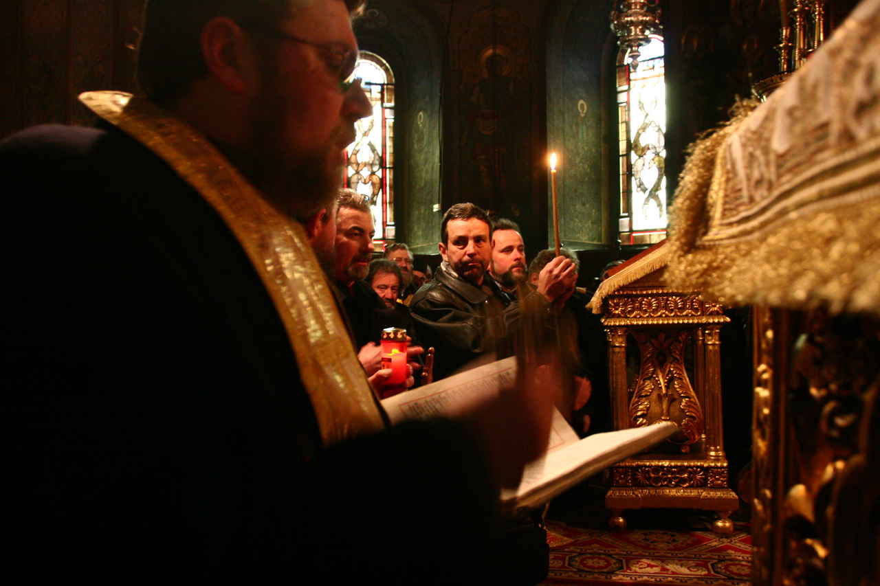 Gâlceava specialiștilor privind redeschiderea lăcașurilor de cult