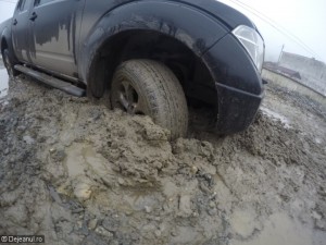 Alunecări de teren pe un drum judeţean