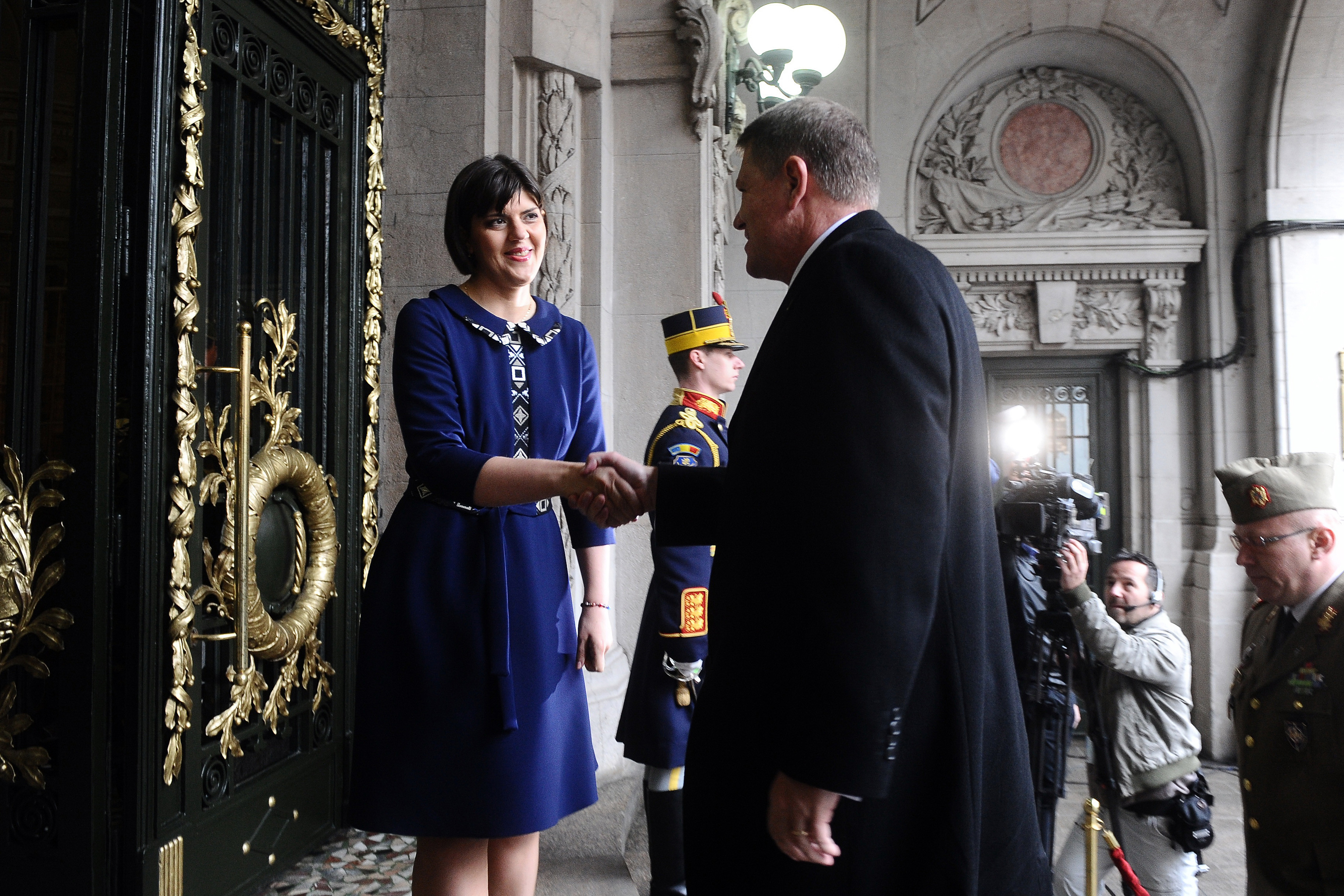 Kovesi la Cotroceni, Iohannis la Sibiu