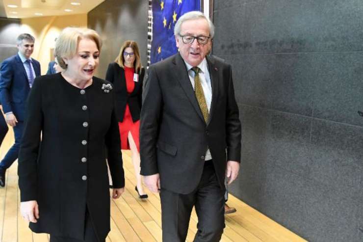 Ce a asigurat-o Juncker pe Dăncilă, iar ea a crezut