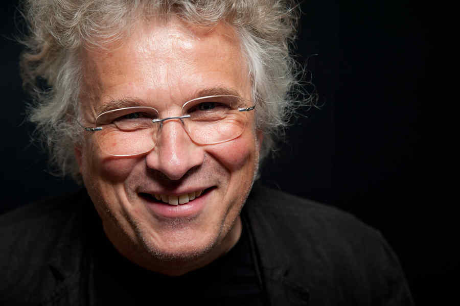 Dirijorul german Christoph Adt, la pupitrul Orchestrei de Cameră Radio