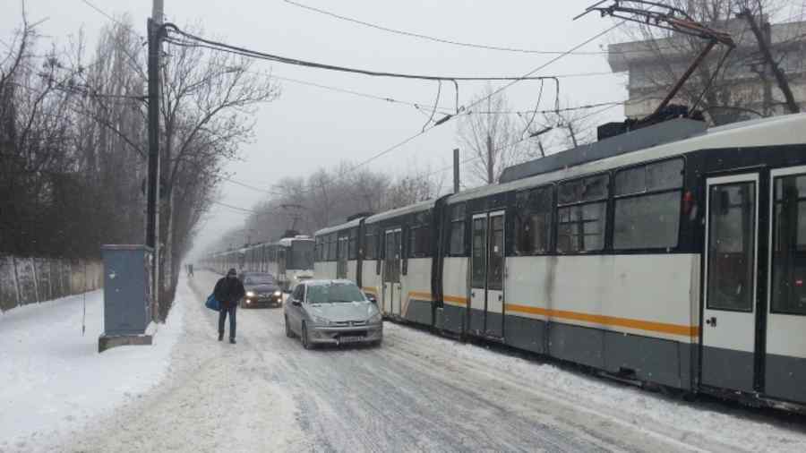 Vezi ce autobuze și tramvaie vor circula în noaptea dintre ani