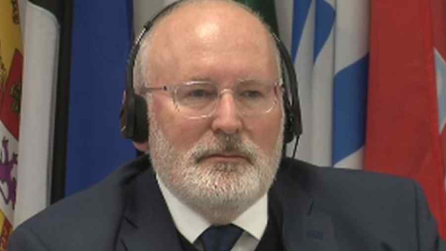 Timmermans: Nu alergați în direcția opusă