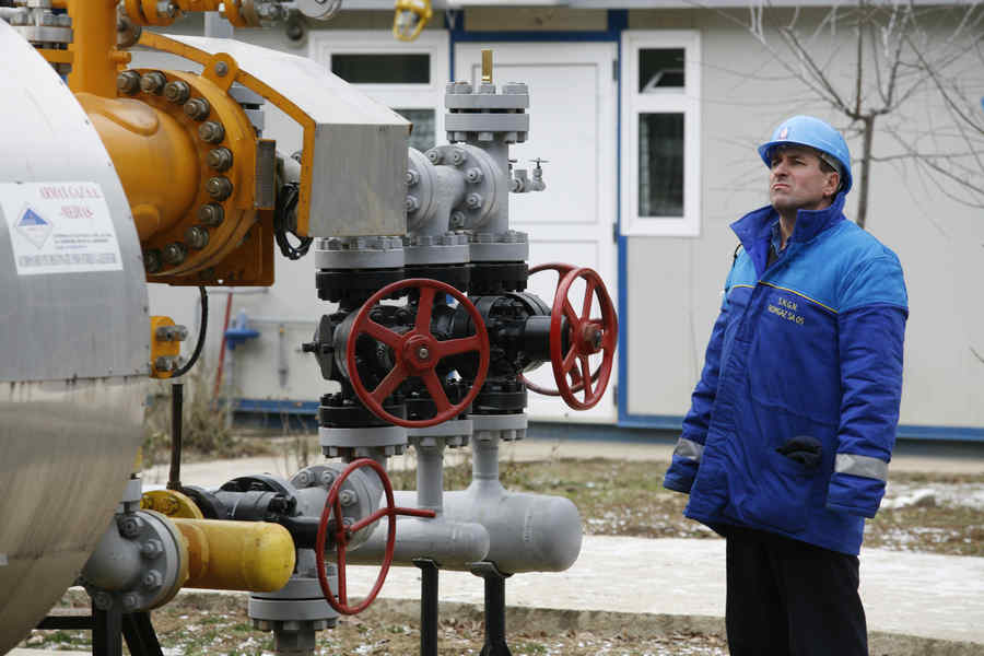 Klaus Iohannis, de acord cu reducerea consumului: „Să economisim unde…”