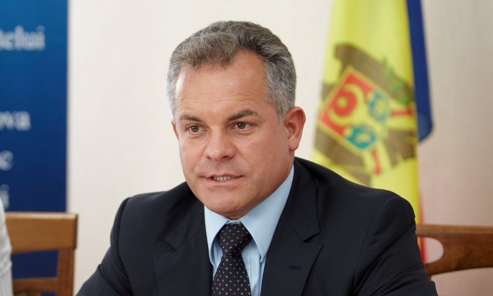 Cine îl protejează pe Plahotniuc la București?