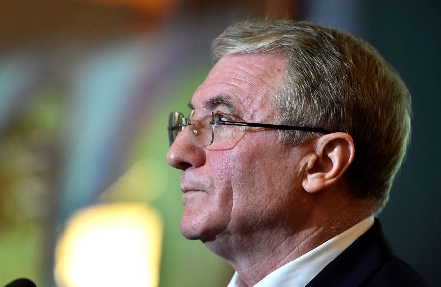 Lazăr, „piscina SPP” și-o anchetă cu cântec