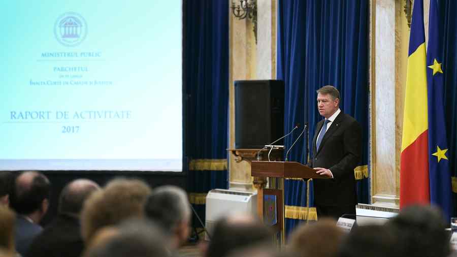 Iohannis, de la „România educată” la „România înfundată”