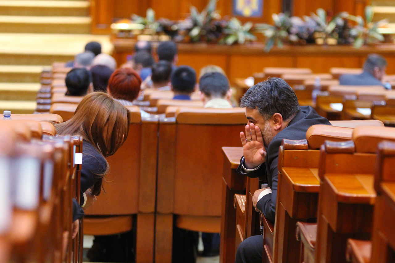 De ce puterea nu se mai sinchisește de nimic