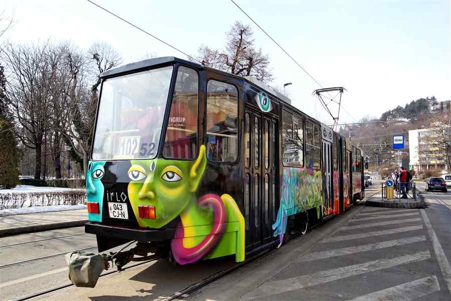 Cluj, orașul tramvaielor colorate sau trezirea la viață prin artă