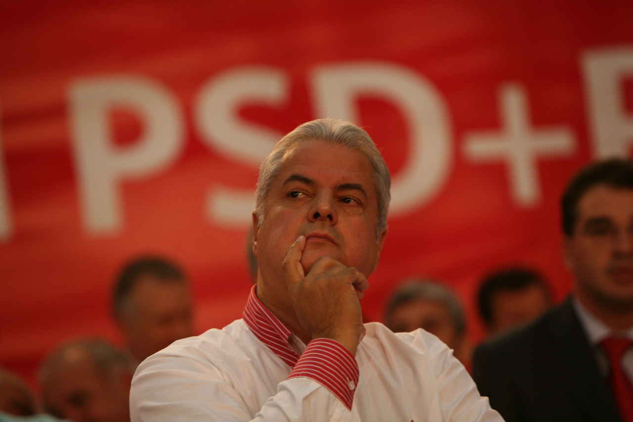 Cum traduce Adrian Năstase scrisoarea lui Giuliani