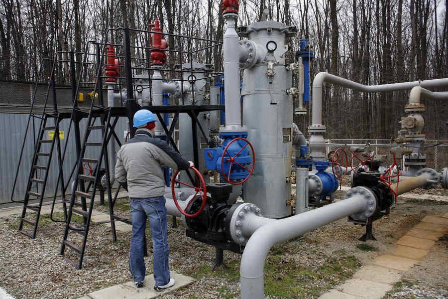 Marile companii ar putea cumpăra electricitate și gaz mai ieftin