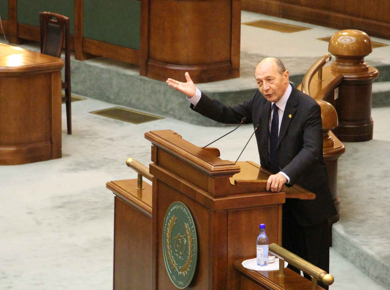 Băsescu a rămas fără grup parlamentar în Senat