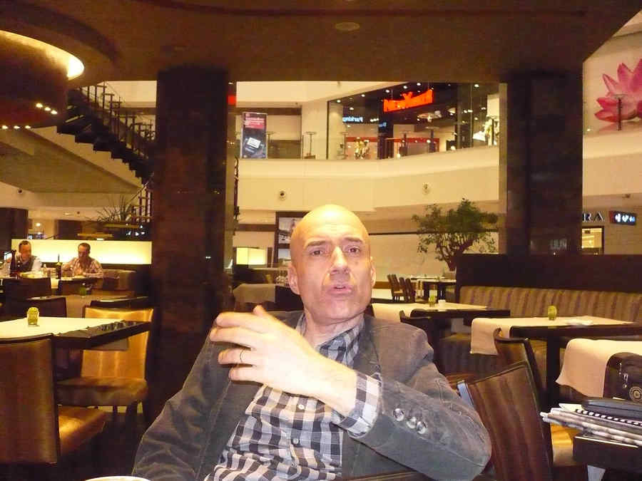 Ovidiu Bufnilă: „Scriitorii români trebuie să se facă văzuți în lume“