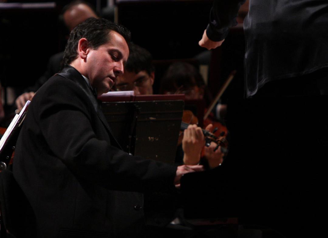 Pianistul Horia Mihail, în concert alături de Orchestra Naţională Radio