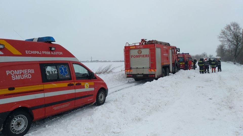 Peste 60 de mașini blocate pe DN 4 (foto)