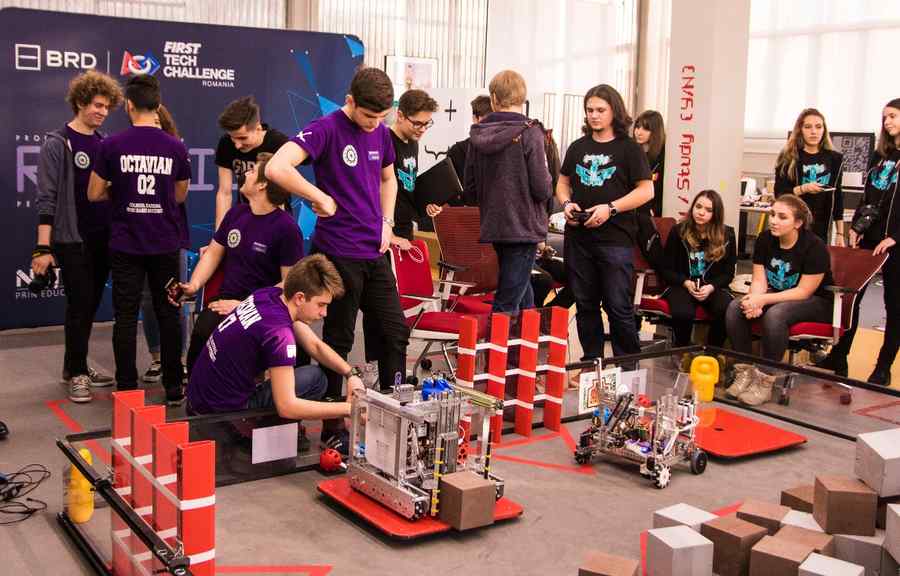 FIRST Tech Challenge: liceeni români se întrec în roboți