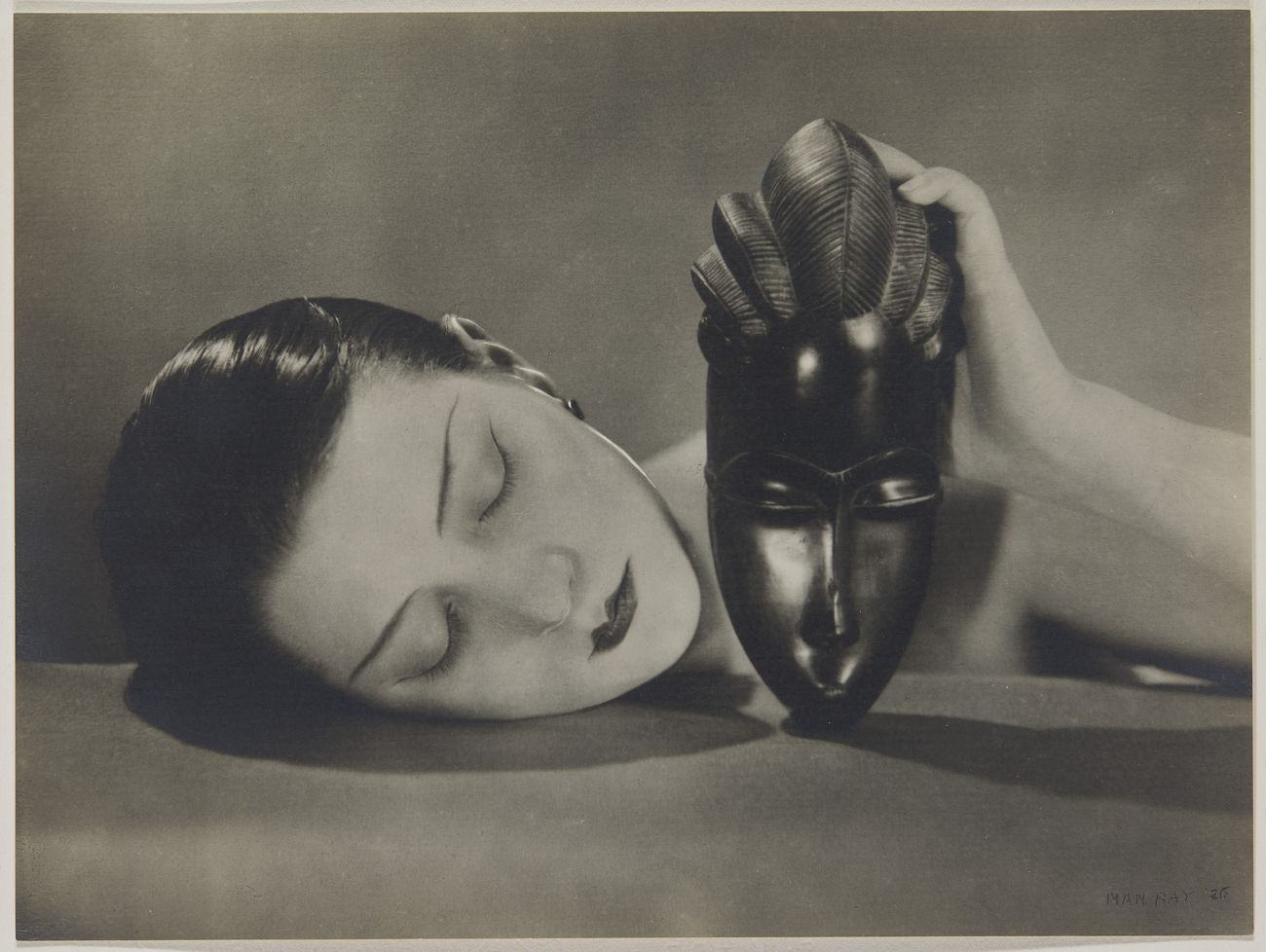 Man Ray îi depăşeşte pe Gursky şi Prince pe piaţa de artă